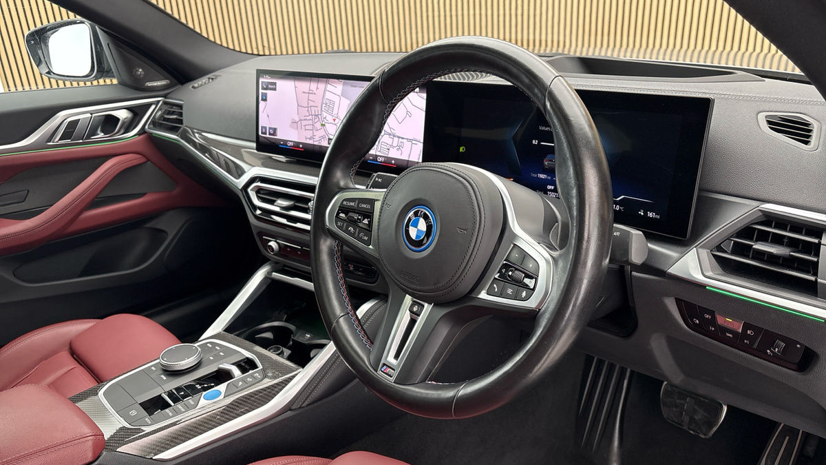 BMW i4 Image 6