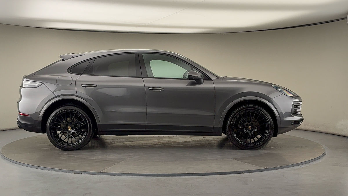 Porsche Cayenne Image 16