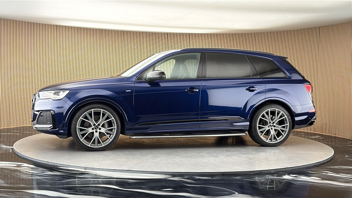 More views of Audi Q7