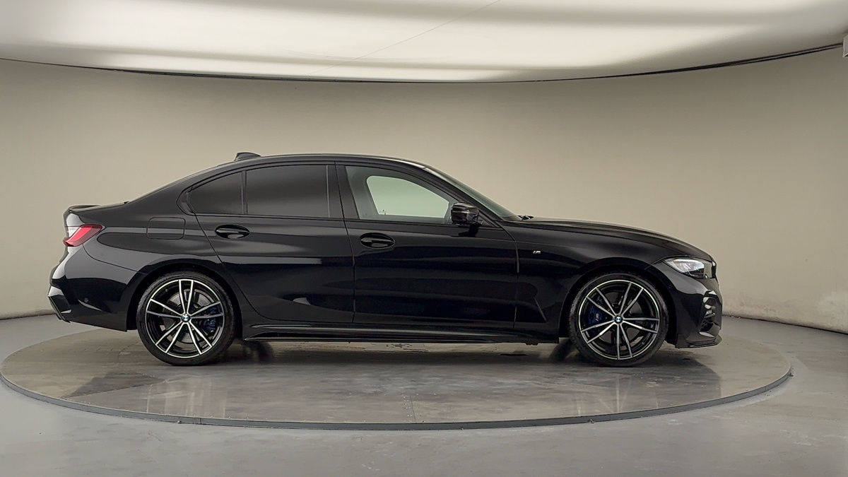 BMW 3 Series Image 16