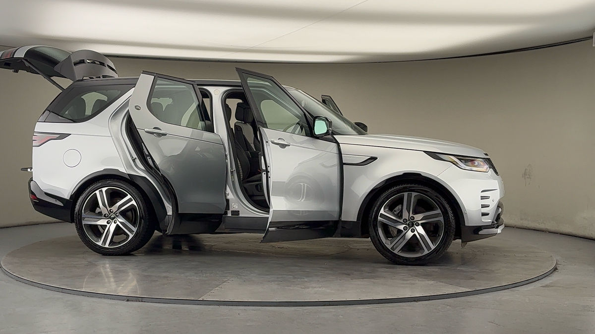 More views of Land Rover Discovery