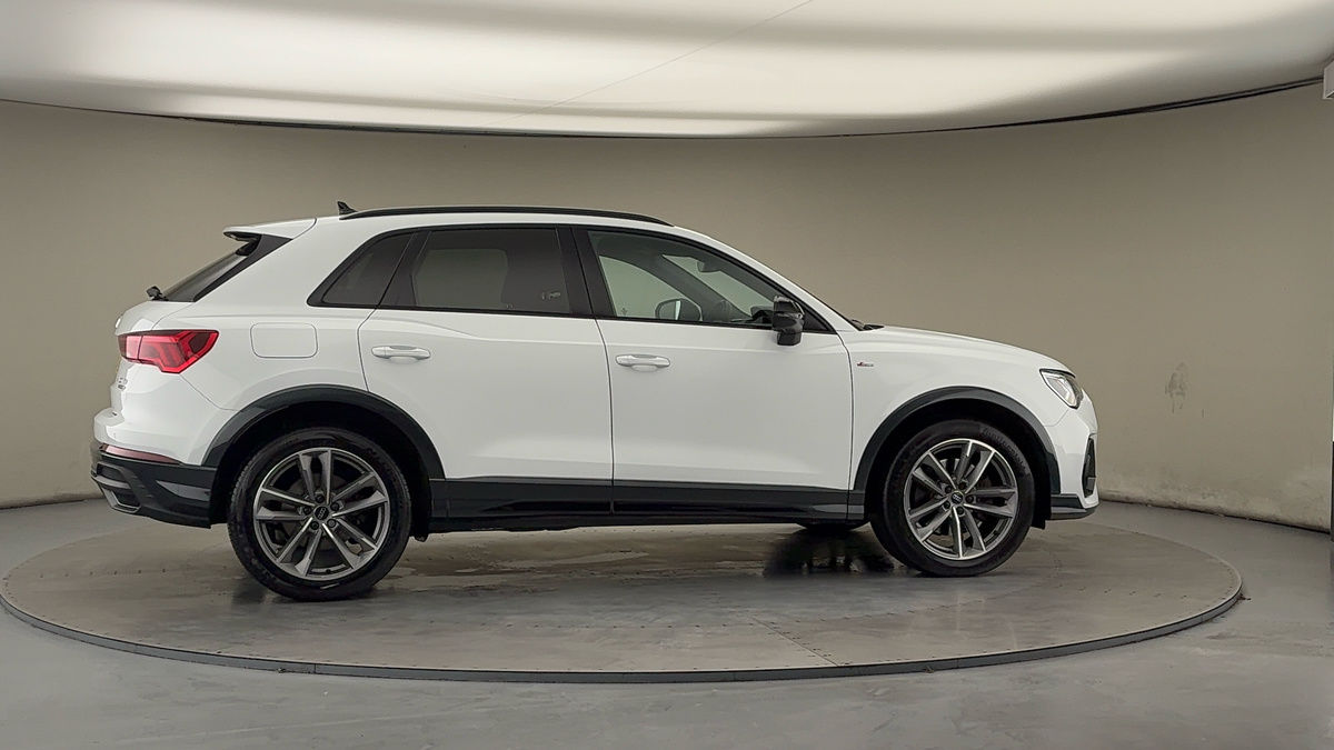 More views of Audi Q3