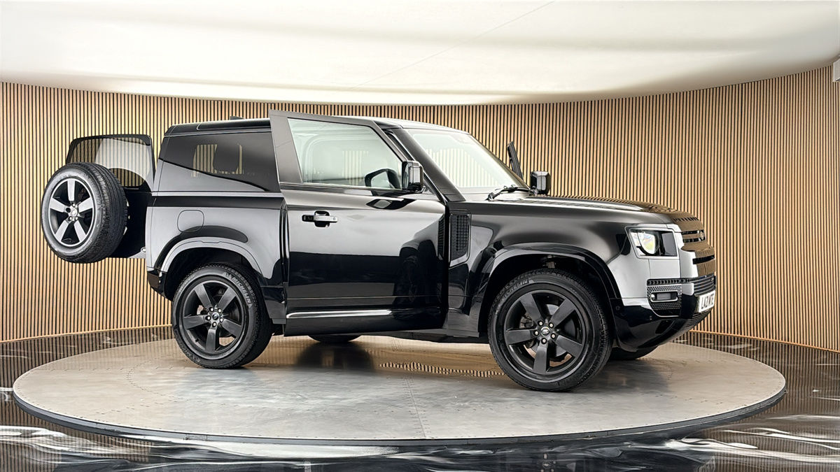 More views of Land Rover Defender 90