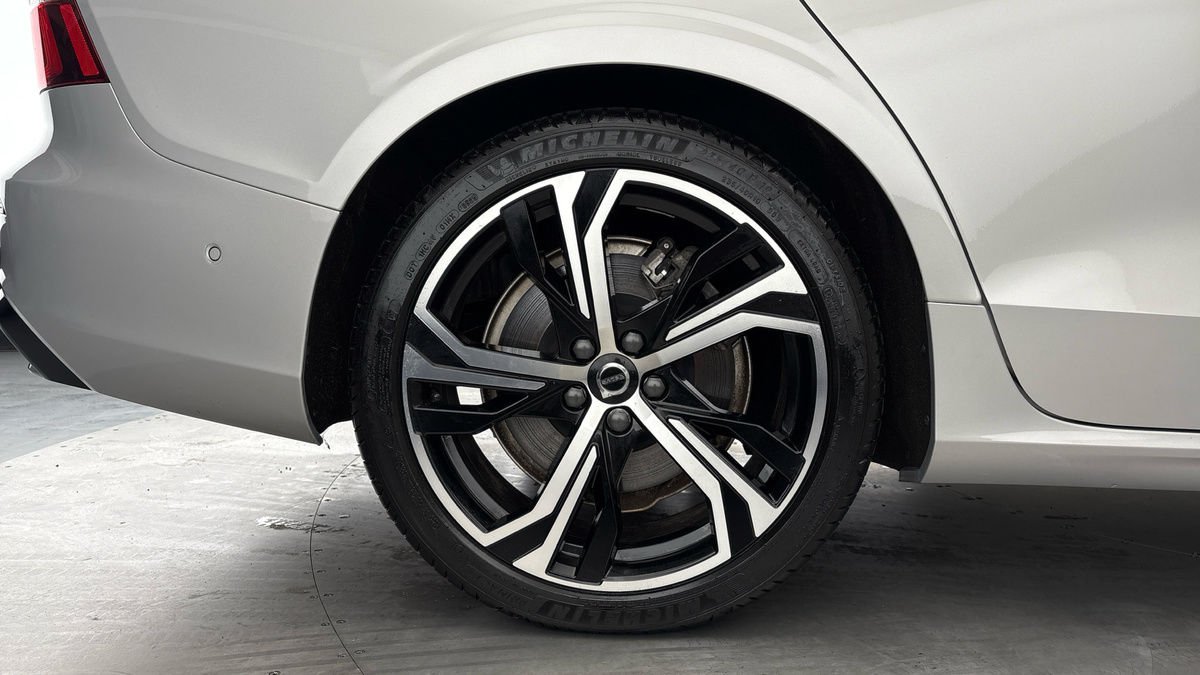 Volvo S60 Image 10