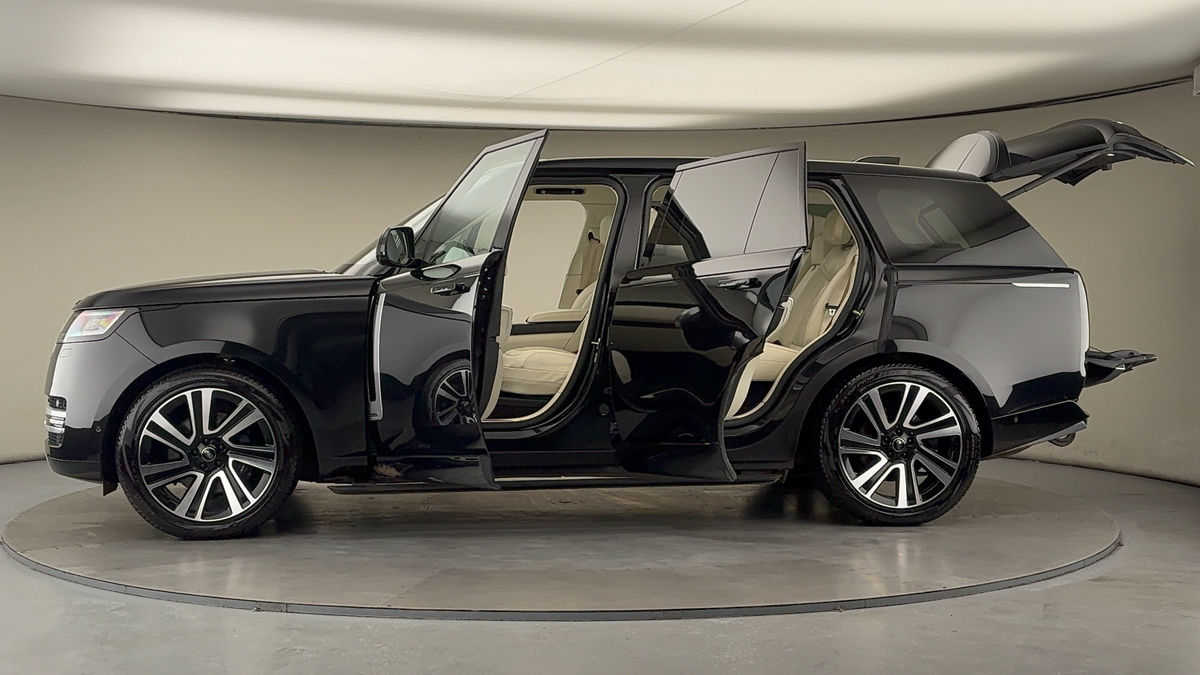 More views of Land Rover Range Rover