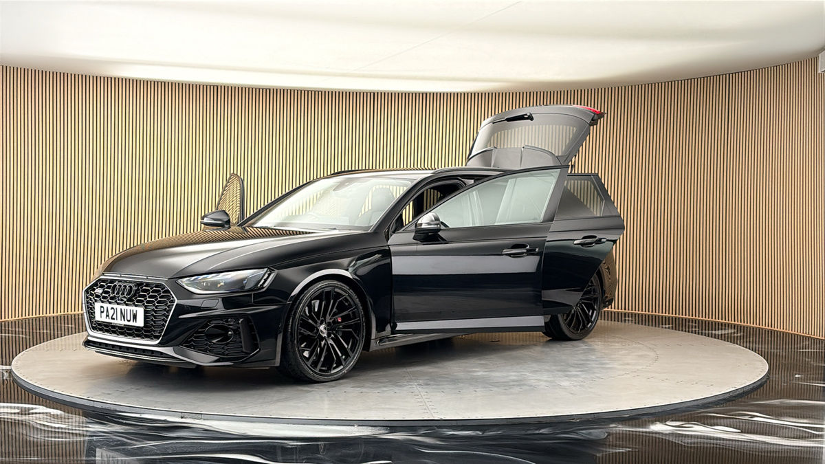 Audi RS4 Avant Image 22