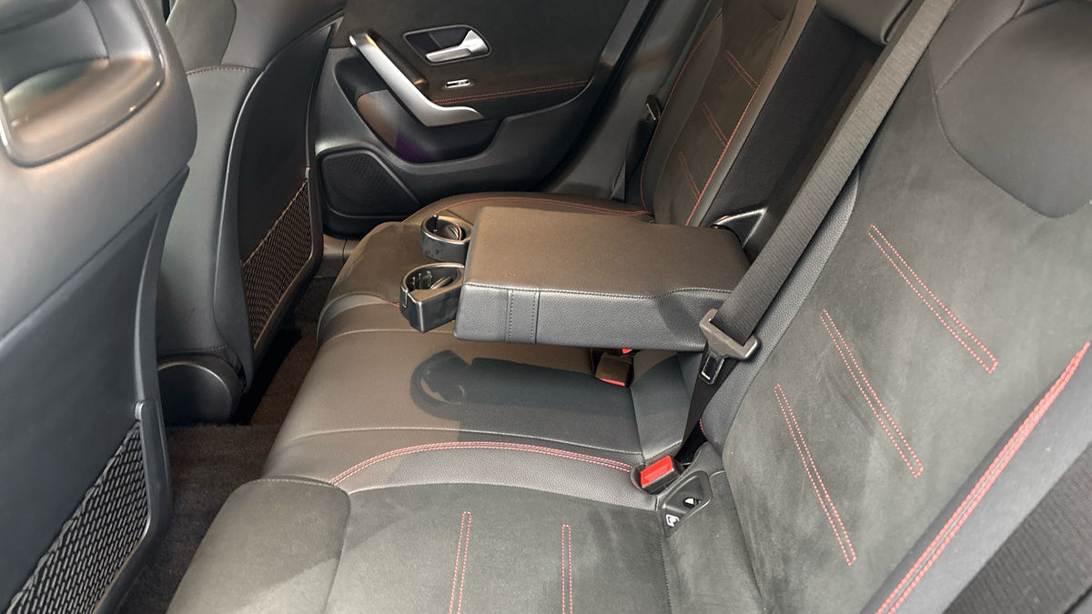 Mercedes-Benz CLA Image 9