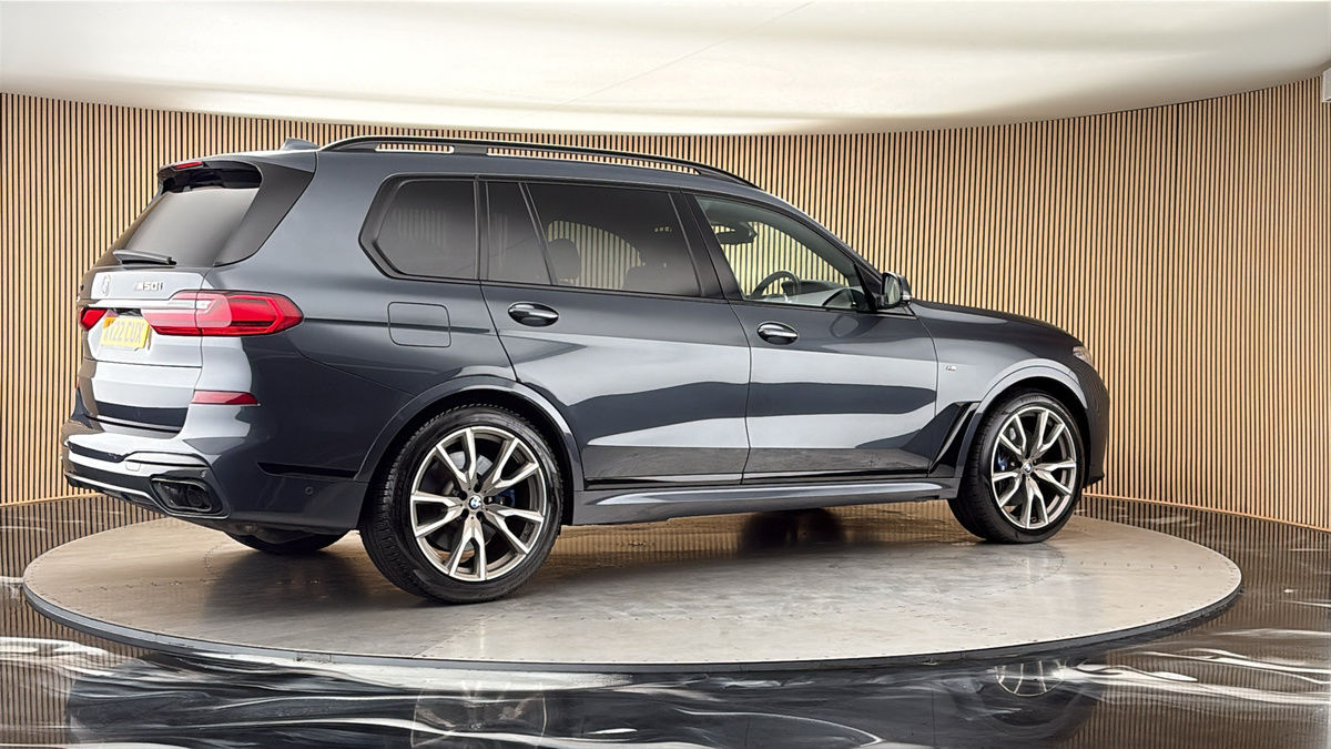 More views of BMW X7