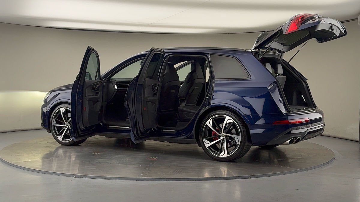 More views of Audi SQ7