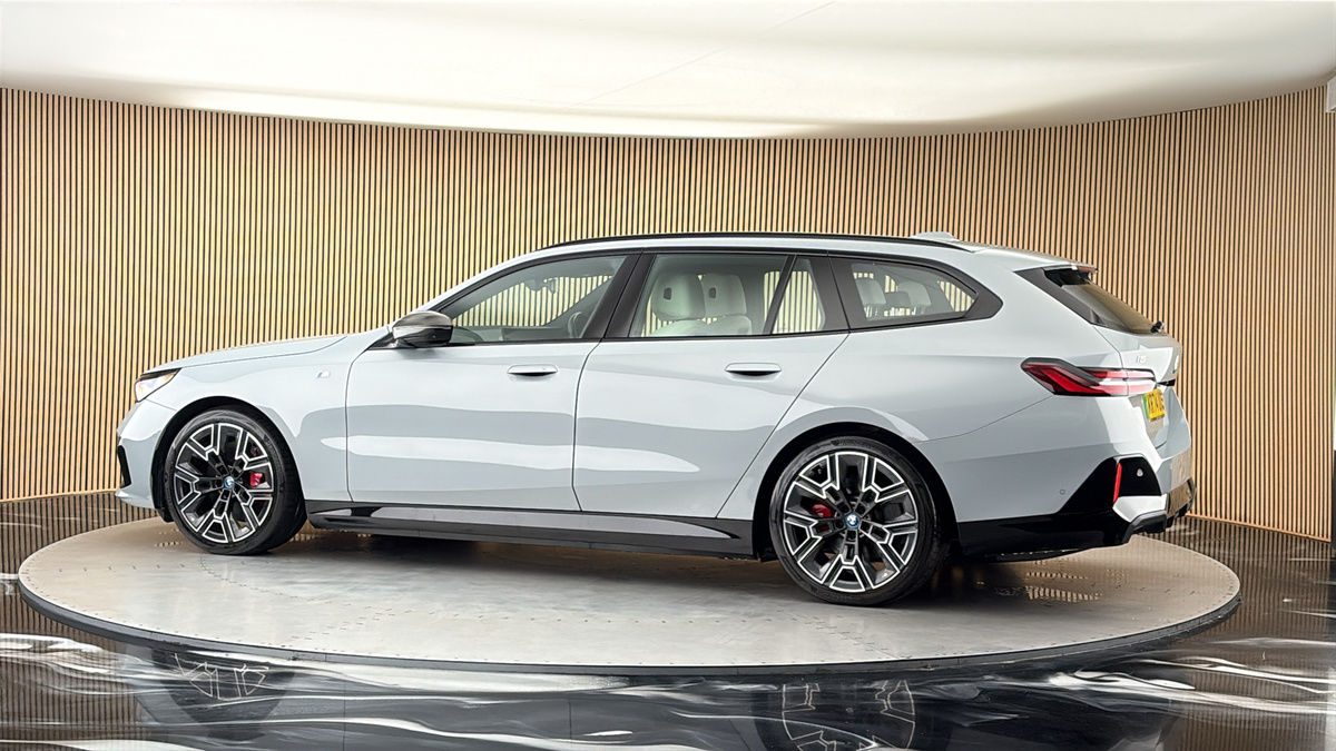 More views of BMW i5