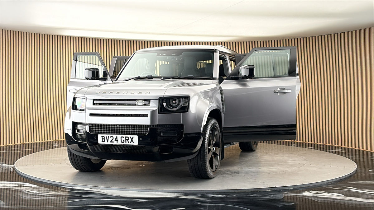 More views of Land Rover Defender 110