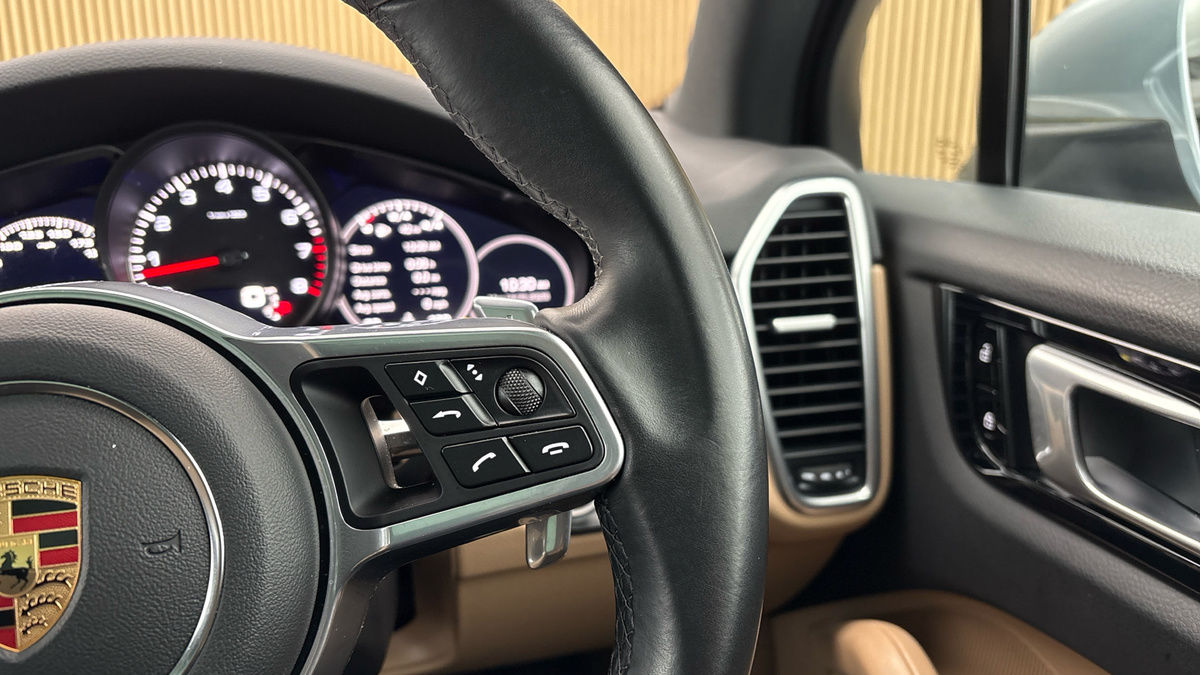 Porsche Cayenne Image 14