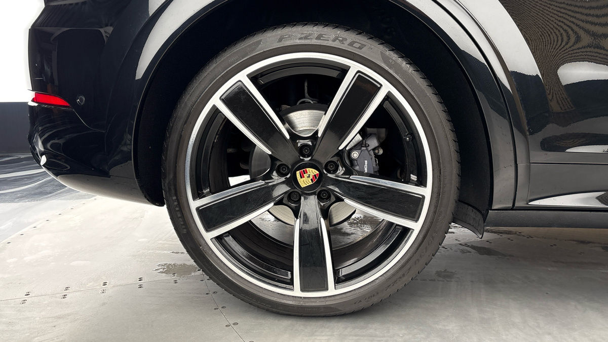 Porsche Cayenne Image 10
