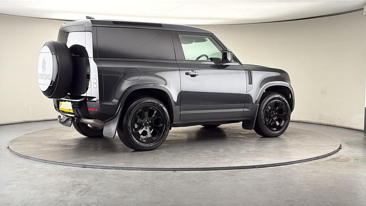 More views of Land Rover Defender 90