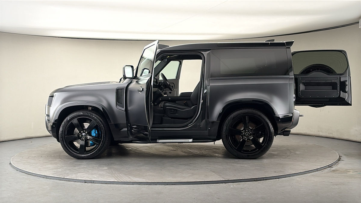 More views of Land Rover Defender 90