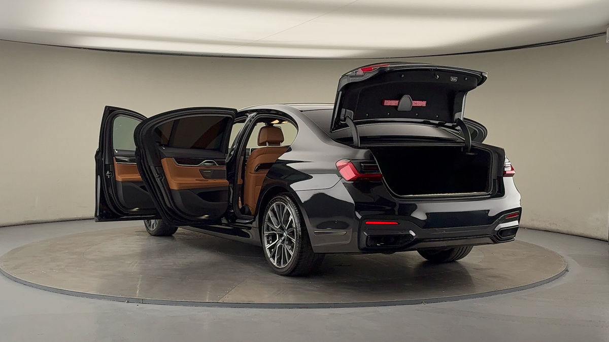 BMW 7 Series Image 23