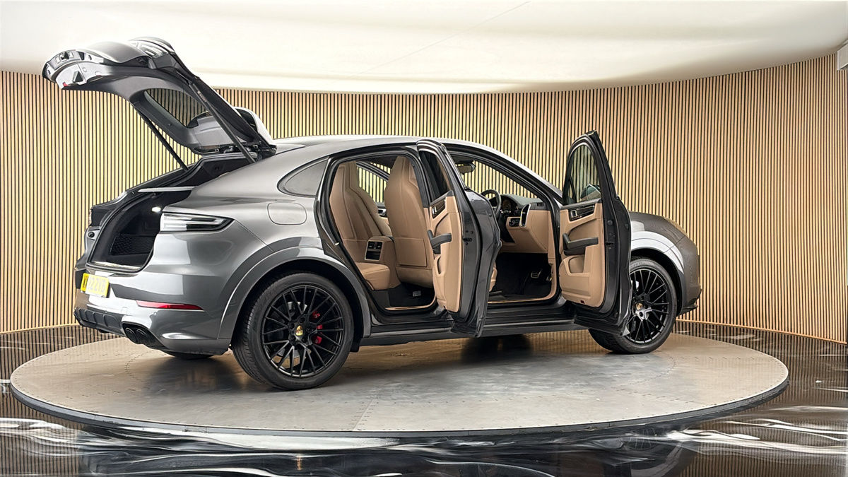 More views of Porsche Cayenne
