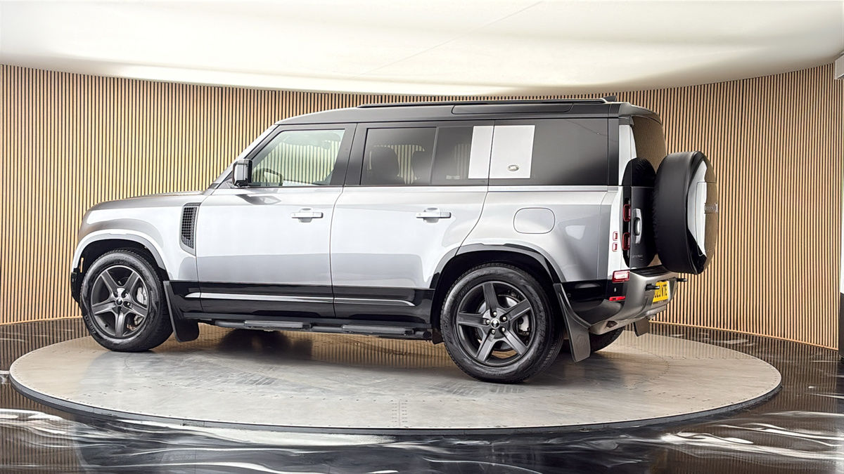 More views of Land Rover Defender 110