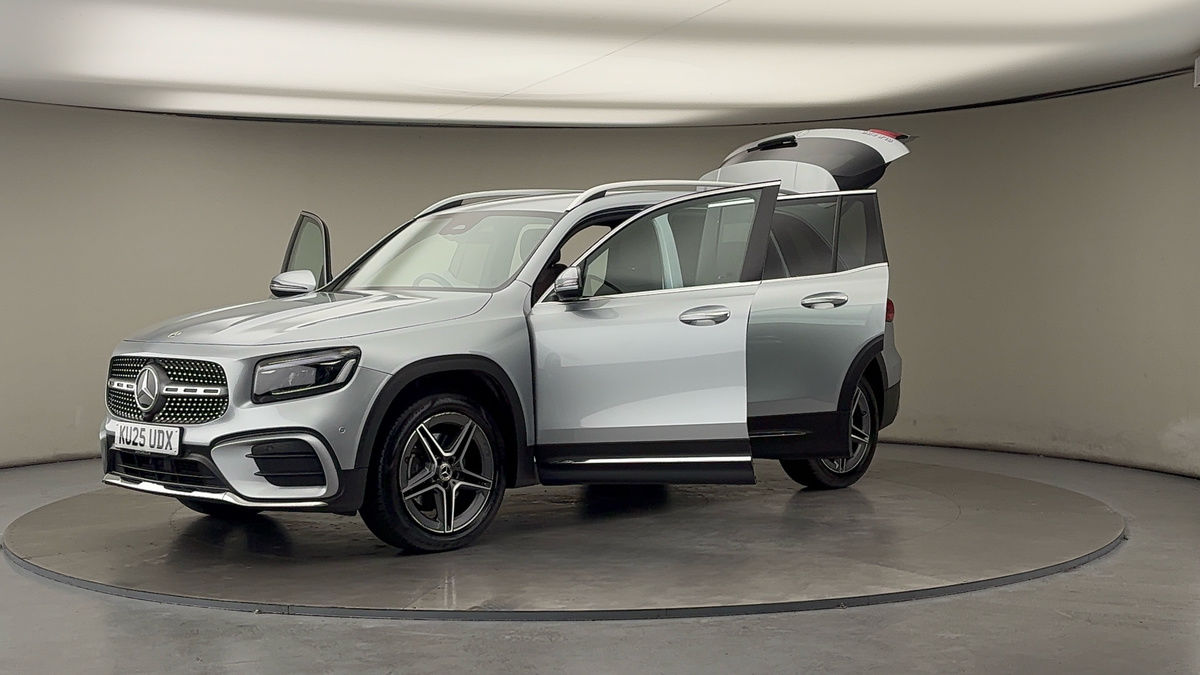 Mercedes-Benz GLB Image 22