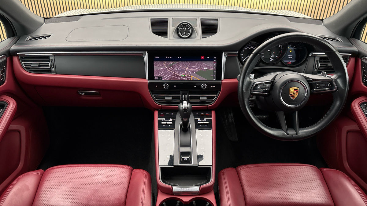 Porsche Macan Image 12