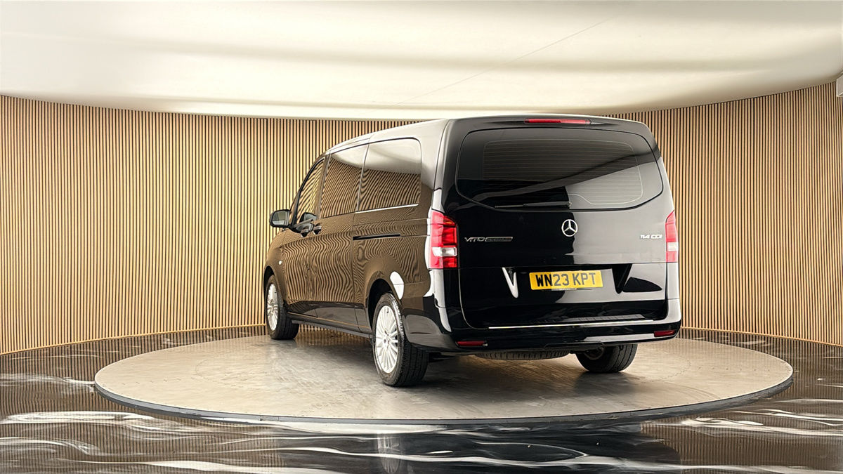 More views of Mercedes-Benz Vito