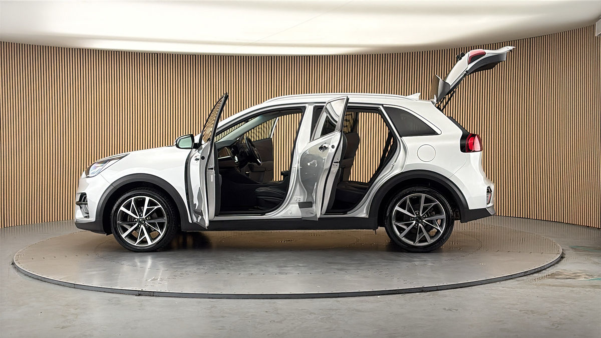 More views of Kia Niro