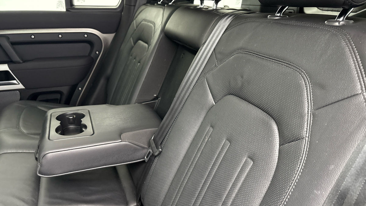 Land Rover Defender 110 Urban Image 9