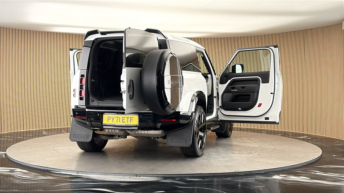 More views of Land Rover Defender 90