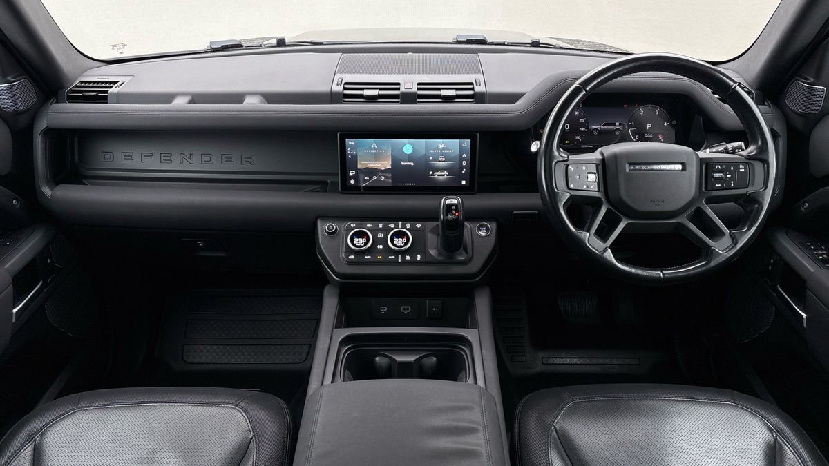 Land Rover Defender 110 Image 12