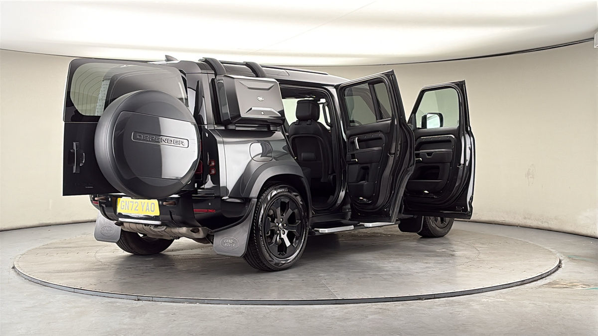 More views of Land Rover Defender 110
