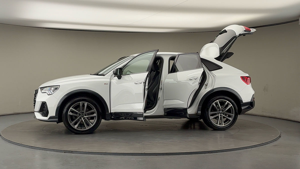 More views of Audi Q3