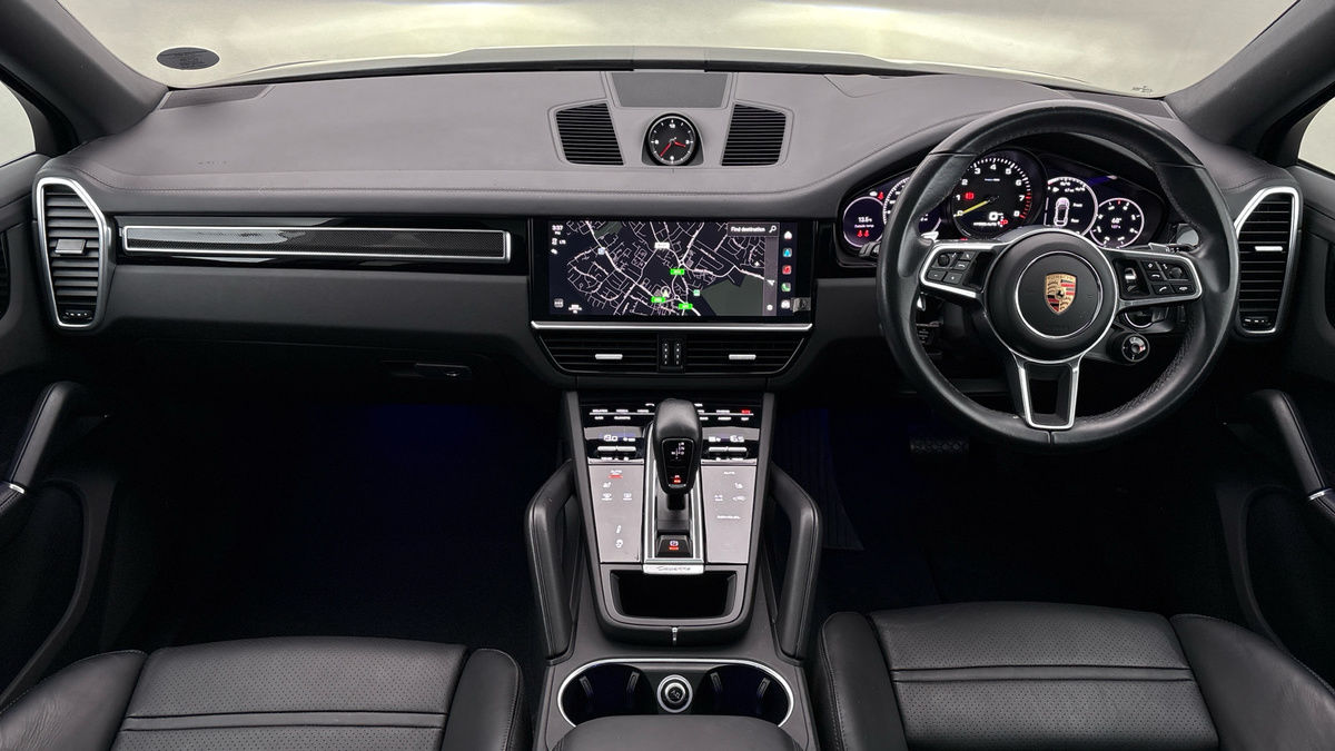 Porsche Cayenne Image 12