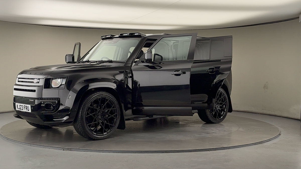 Land Rover Defender 110 Urban Image 22