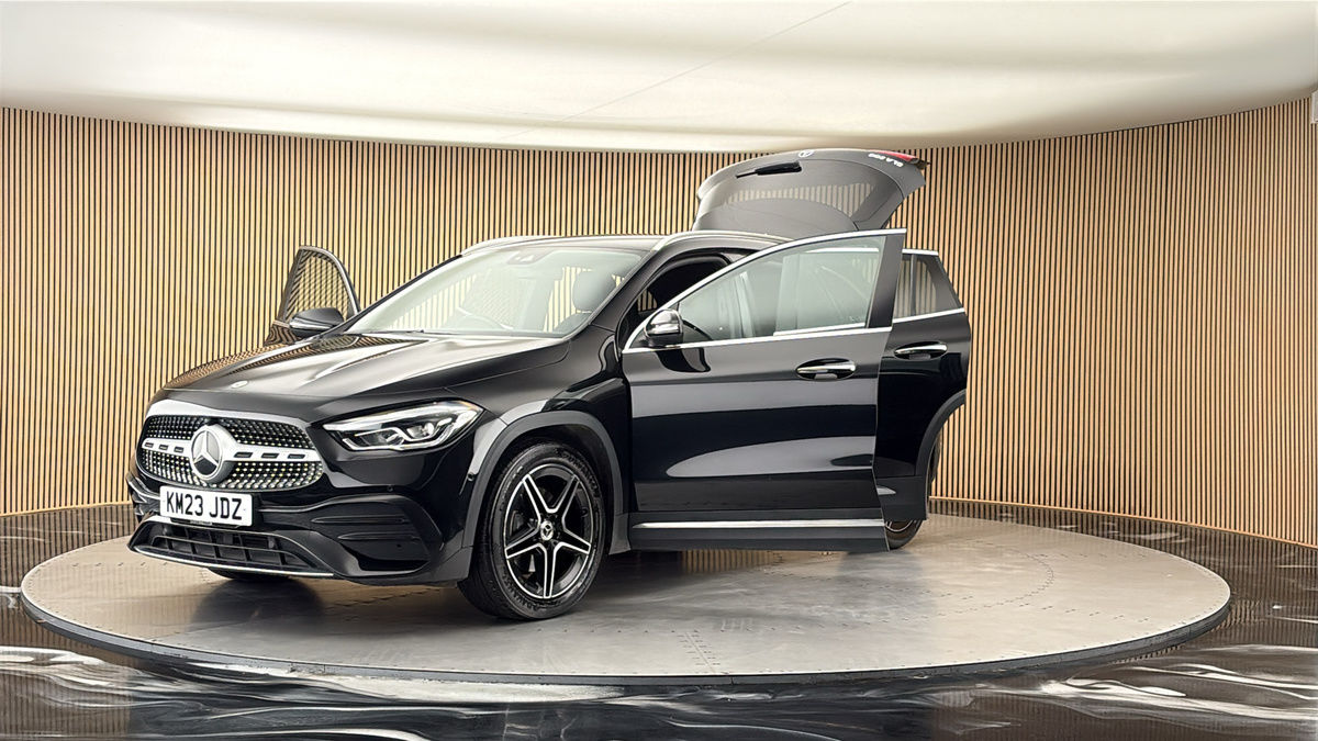 More views of Mercedes-Benz GLA