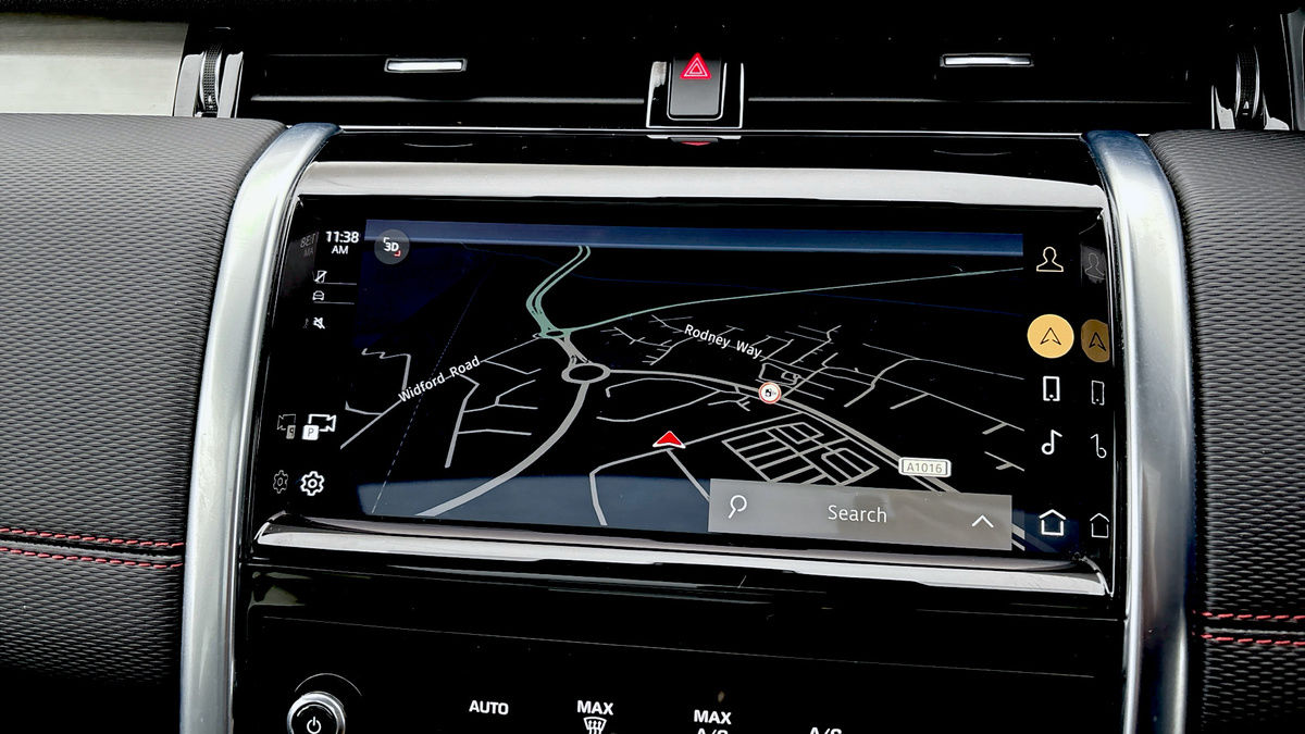 Land Rover Discovery Sport Image 17