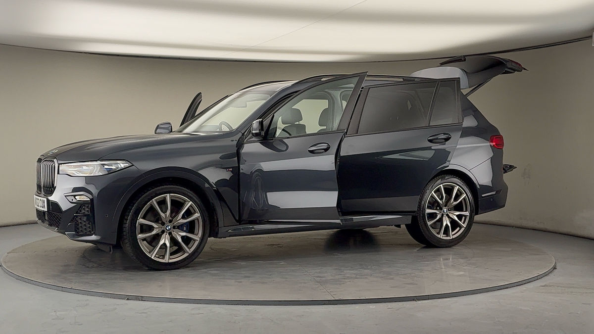 More views of BMW X7