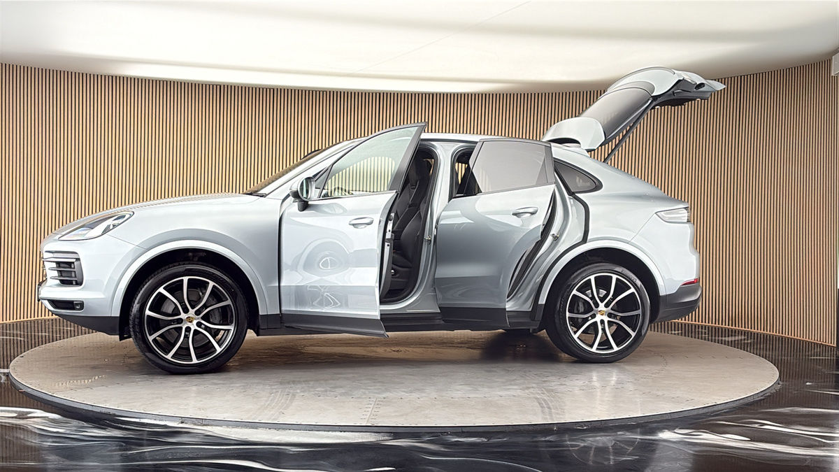 More views of Porsche Cayenne