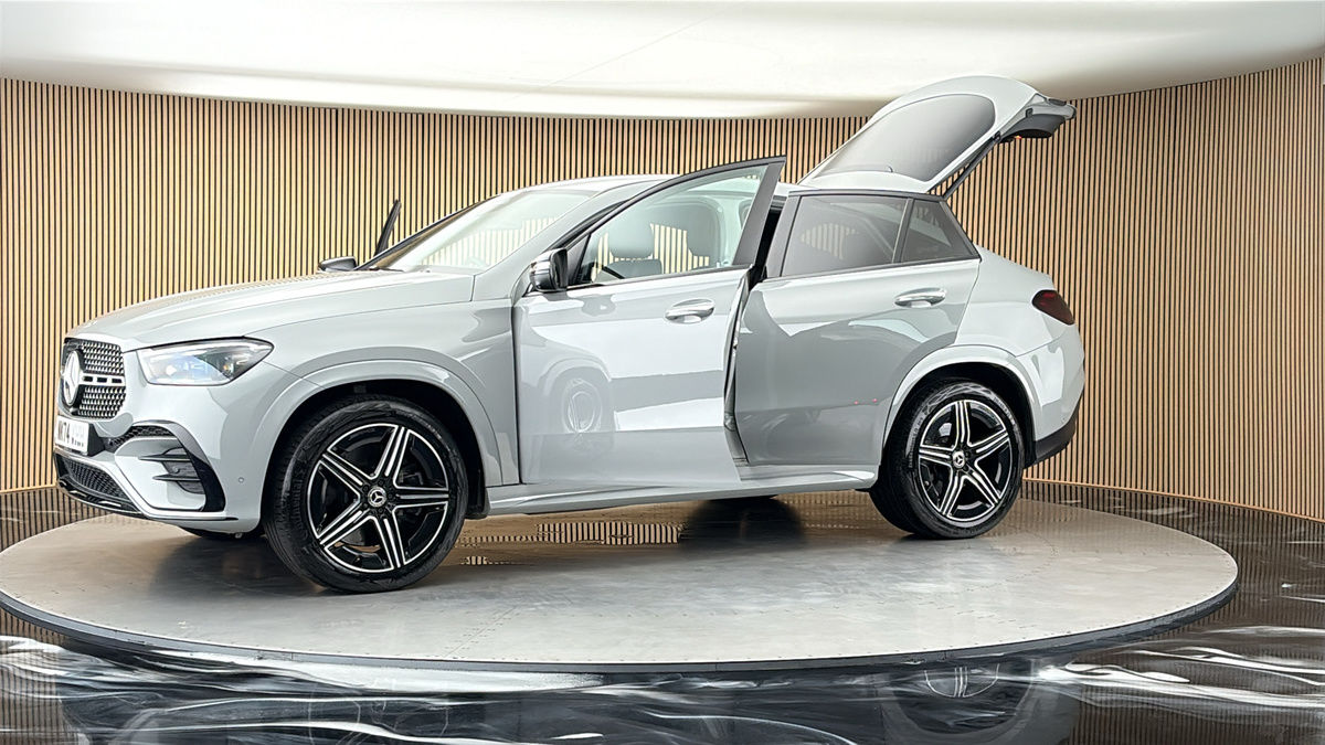 More views of Mercedes-Benz GLE