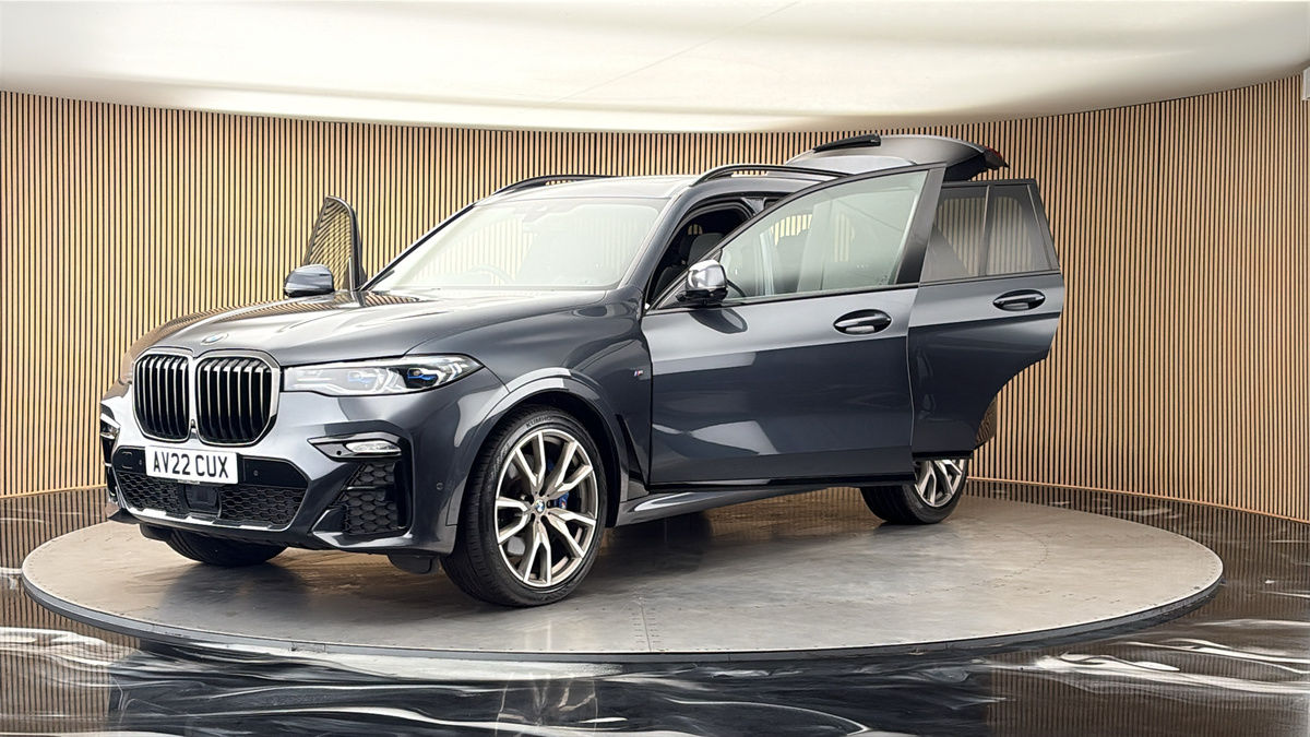 More views of BMW X7