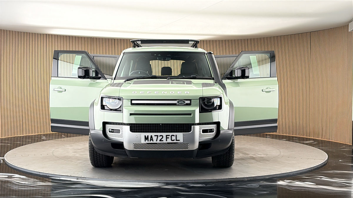 More views of Land Rover Defender 110