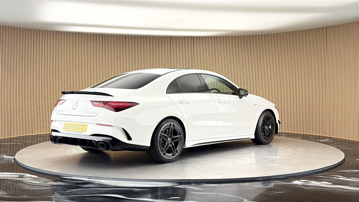 Mercedes-Benz CLA Image 21