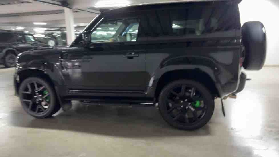 More views of Land Rover Defender 90