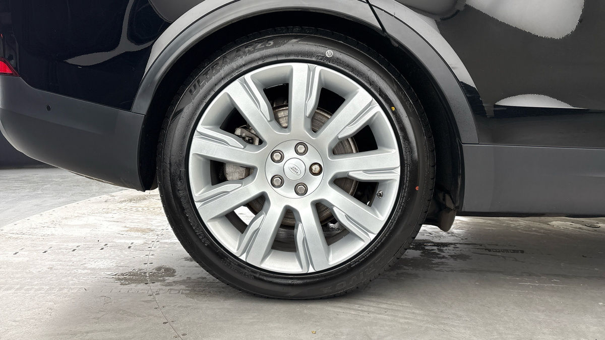 Land Rover Discovery Image 10