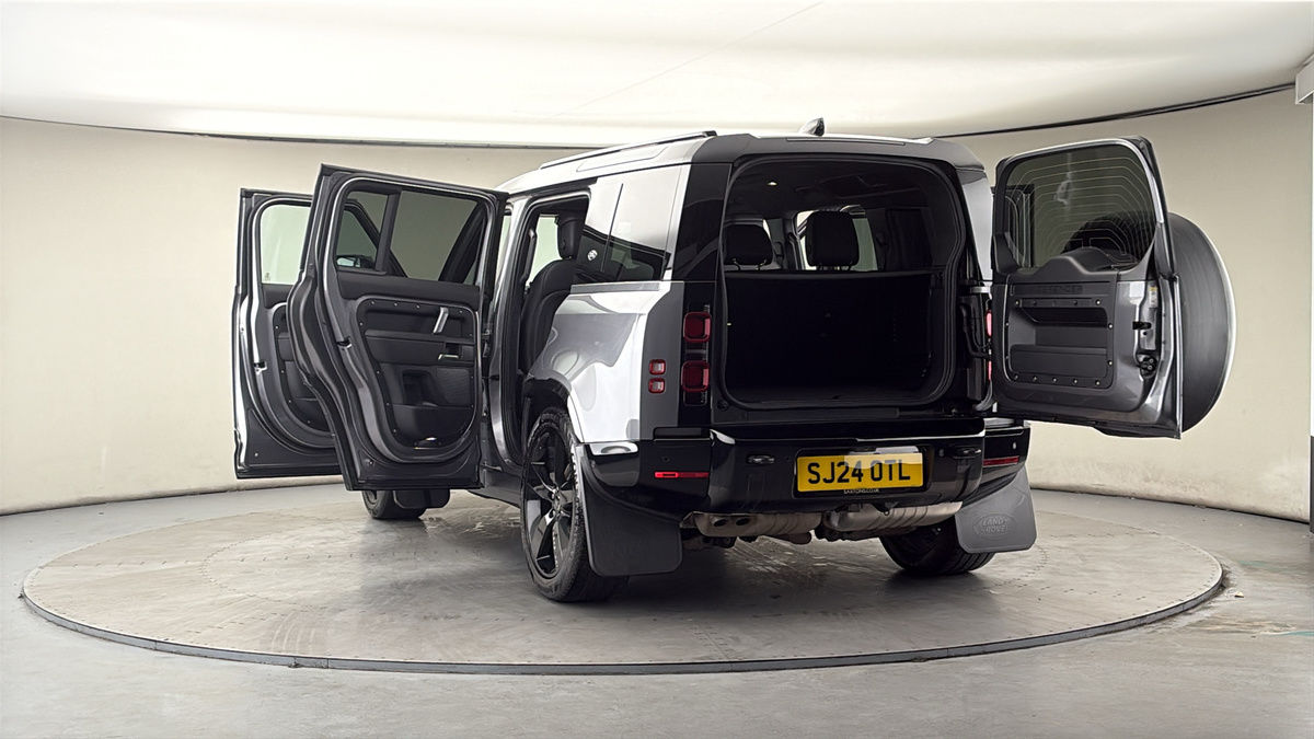 More views of Land Rover Defender 110