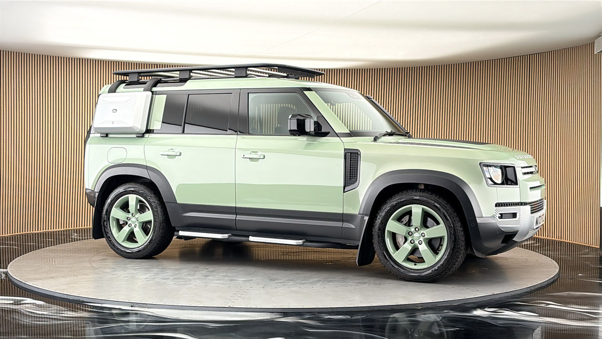 More views of Land Rover Defender 110