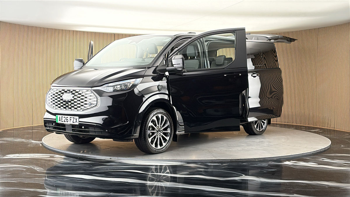 More views of Ford E-Tourneo Custom