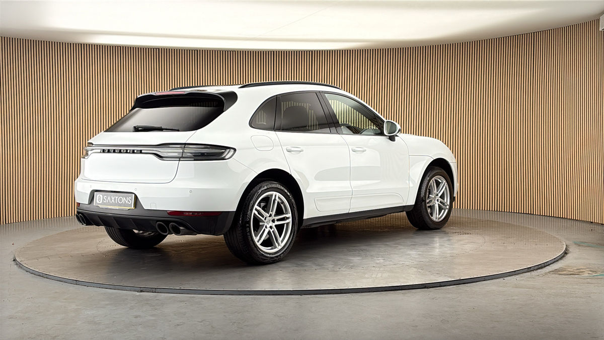 Porsche Macan Image 21