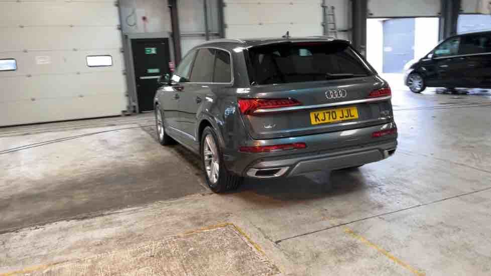 More views of Audi Q7