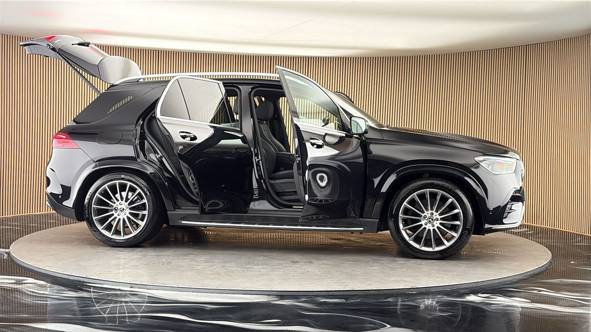 More views of Mercedes-Benz GLE