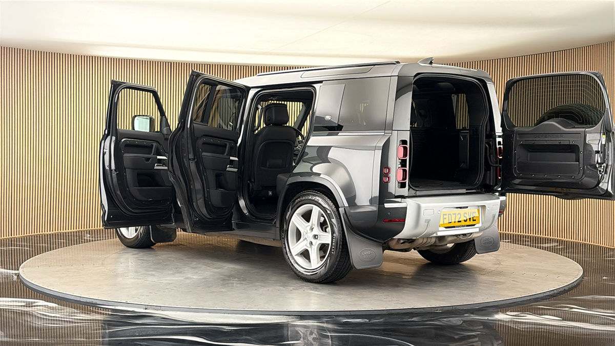 More views of Land Rover Defender 110